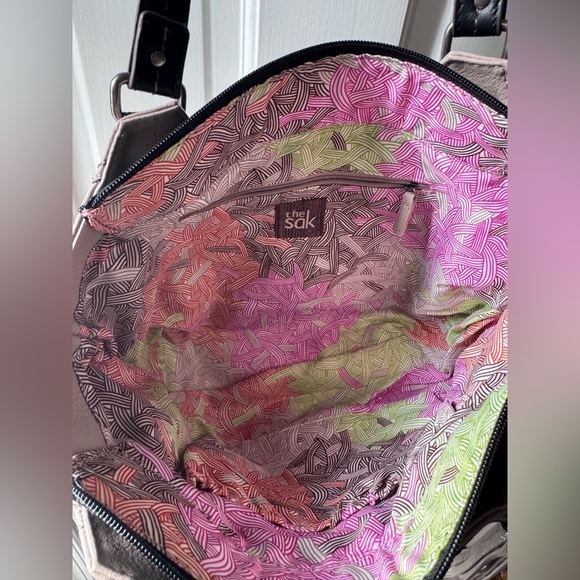 Gorgeous SAK leather color block hobo bag. - Picture 9 of 12